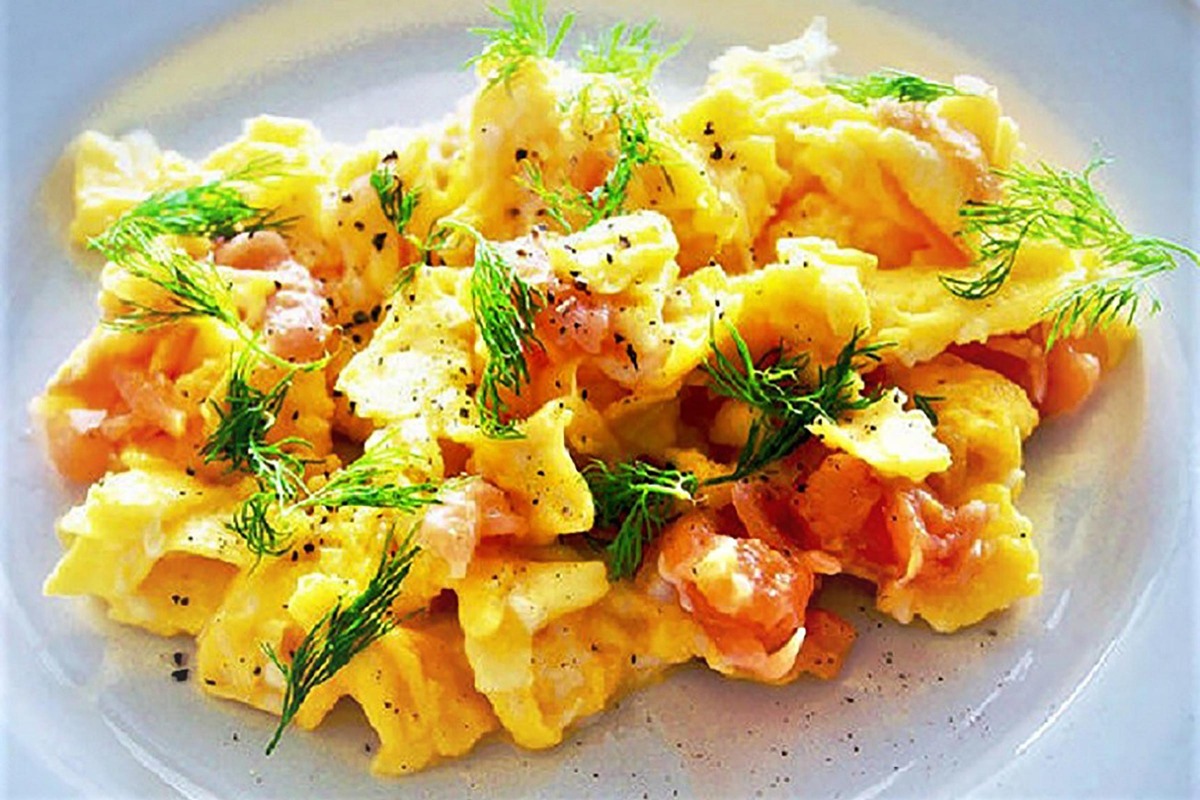 Creamy Smoked Salmon Scramble with Dill