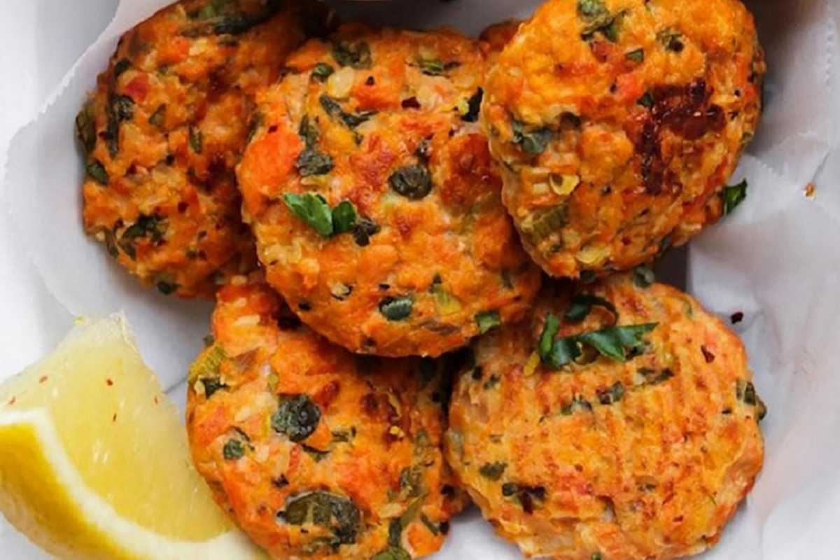 Low Carb Mini Salmon Cakes