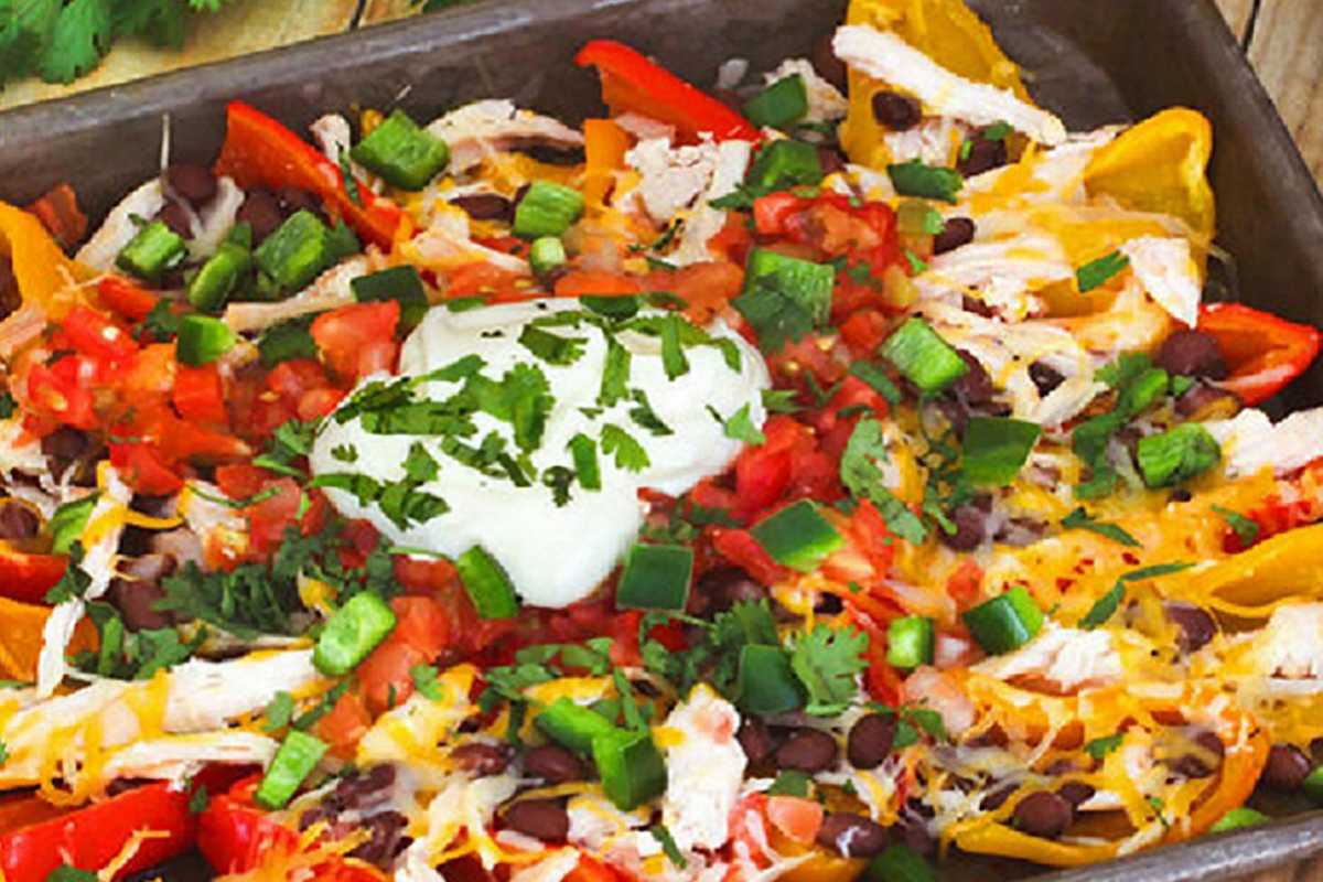 Mini Bell Pepper Chicken Nachos