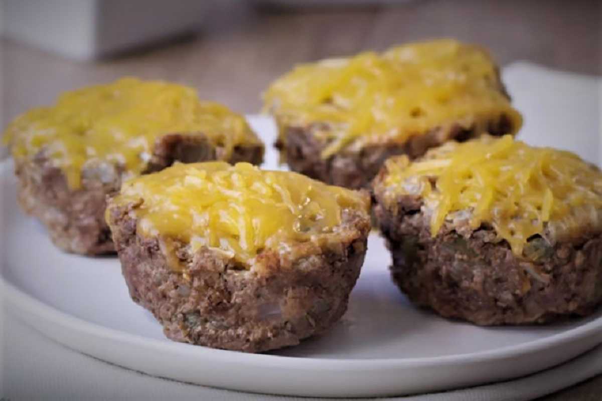 Mini Meatloaves with Cheese